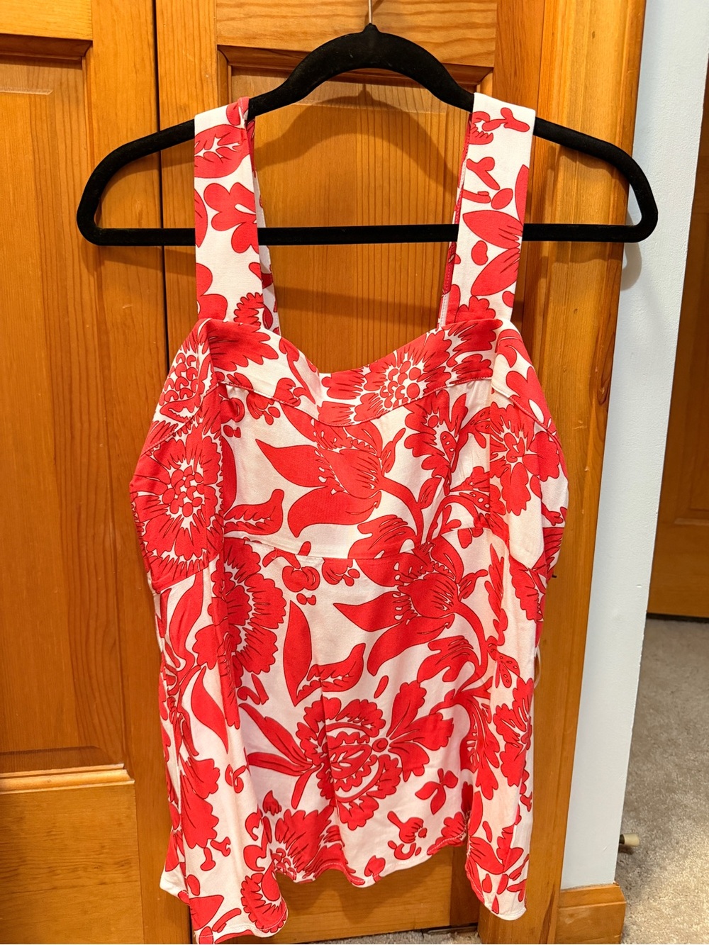 Vince Camuto Red and White Floral Smocked Tank